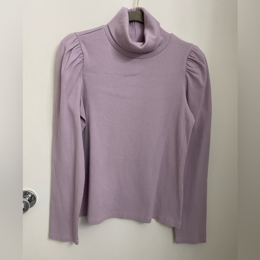 Puff sleeve turtleneck *very fitted*